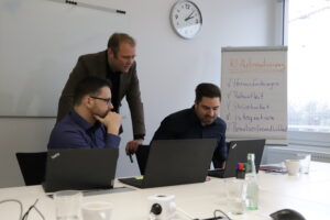Wer Dienstleistung ernst meint, muss digital mehr bieten als eine gute Website. Prozesse, Kommunikation und Abrechnung müssen sich nahtlos verbinden – sonst verliert man entweder Kunden oder Mitarbeiter.
