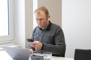 Die Digitalisierung von Arbeitsschutz und Qualitätsmanagement ist keine reine IT-Frage, sondern ein direkter Hebel für mehr Effizienz und Rechtssicherheit im Betrieb. Unternehmen, die ihre Prozesse von Excel auf moderne Web-Software umstellen, sparen nicht nur Zeit bei jedem Audit, sondern senken auch ihr Haftungsrisiko nachhaltig.