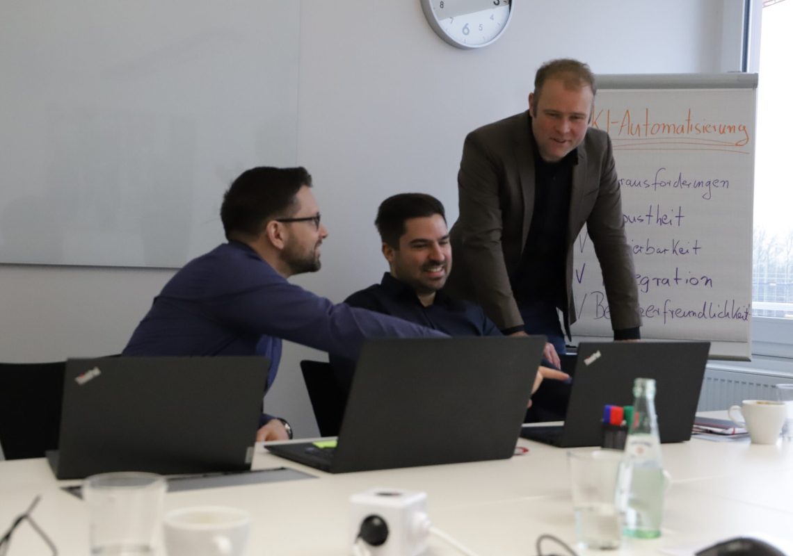 HR-Abteilungen und Personaldienstleister sind trotz „zu vieler“ Bewerbungen heillos überfordert.